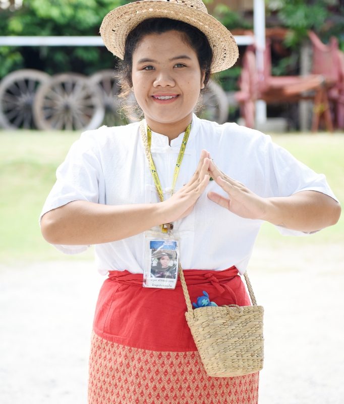 นางสาวจารุพร ศรีพิพัฒน์